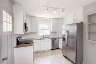 494 Walton St, Strasburg, VA 22657 - Photo 2