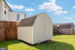 528 E Queen St, Strasburg, VA 22657 - Photo 8