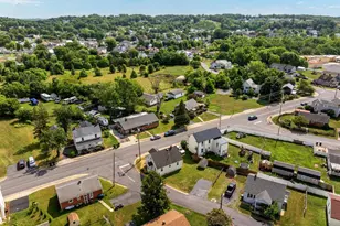 528 E Queen St, Strasburg, VA 22657 - Photo 26