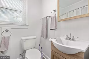 528 E Queen St, Strasburg, VA 22657 - Photo 18