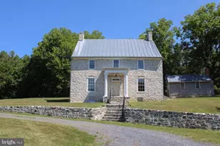 242 Fort Bowman Rd, Strasburg, VA 22657 - Photo 2