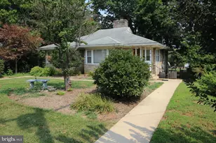 208 N Muhlenberg St, Woodstock, VA 22664 - Photo 1