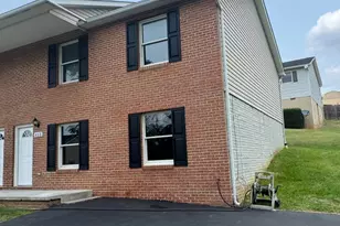 623 Thompson St, Strasburg, VA 22657 - Photo 4
