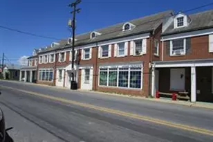 383 E King St, Strasburg, VA 22657 - Photo 1