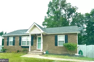 725 Christiansen Dr, Strasburg, VA 22657 - Photo 1