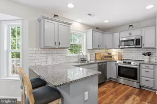 338 Stickley St, Strasburg, VA 22657 - Photo 4
