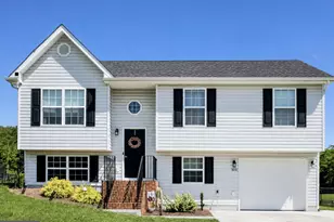 100 Kaleigh Dr, Maurertown, VA 22644 - Photo 1