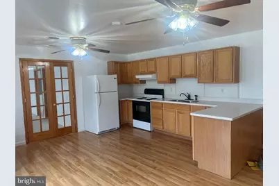 406 Honeysuckle Avenue, Woodstock, VA 22664 - Photo 2