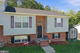 532 Stonewall St, Strasburg, VA 22657 - Photo 1