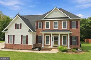 674 Dellinger Dr, Strasburg, VA 22657 - Photo 2
