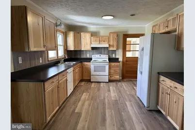14149 S Middle Road, Edinburg, VA 22824 - Photo 2