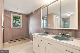 564 W Spring St, Woodstock, VA 22664 - Photo 22