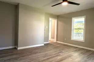 427 Thompson St, Strasburg, VA 22657 - Photo 8