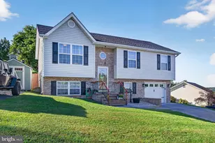 450 E Fairchild Dr, Strasburg, VA 22657 - Photo 2