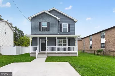 207 S Loudoun Street, Strasburg, VA 22657 - Photo 1
