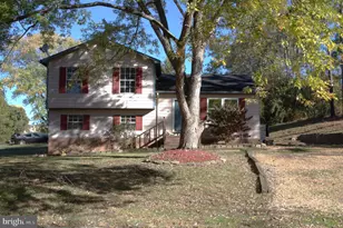 85 Breezewood Dr, Fredericksburg, VA 22407 - Photo 2