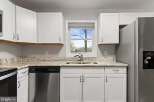 813 Sherwood Ln, Fredericksburg, VA 22407 - Photo 10