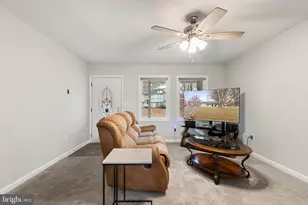 813 Sherwood Ln, Fredericksburg, VA 22407 - Photo 8