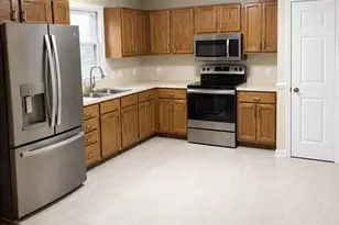 129 Durham Dr, Fredericksburg, VA 22407 - Photo 2