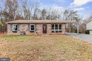 10400 Hillside Ln, Fredericksburg, VA 22408 - Photo 2