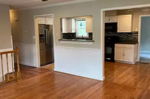 10310 Meadowview Dr, Fredericksburg, VA 22408 - Photo 4