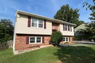 10310 Meadowview Dr, Fredericksburg, VA 22408 - Photo 2