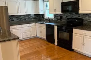 10310 Meadowview Dr, Fredericksburg, VA 22408 - Photo 8