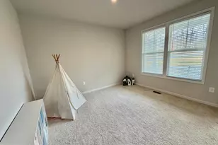 8028 Ashford Dr, Fredericksburg, VA 22407 - Photo 10