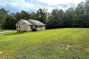 2323 Valentine Dr, Bumpass, VA 23024 - Photo 2