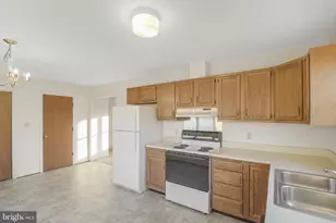 806 Shamrock Dr, Fredericksburg, VA 22407 - Photo 14