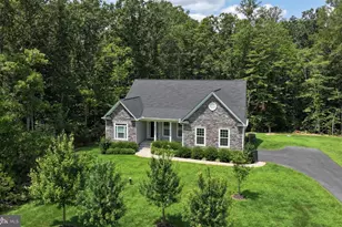 8005 Ashford Dr, Fredericksburg, VA 22407 - Photo 10