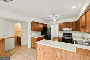 5306 Leavells Crossing Dr, Fredericksburg, VA 22407 - Photo 10