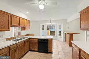 5306 Leavells Crossing Dr, Fredericksburg, VA 22407 - Photo 12