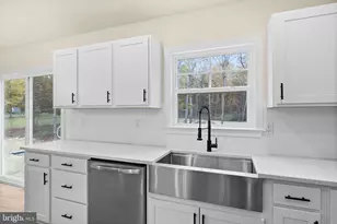 12703 Plantation Dr, Spotsylvania, VA 22551 - Photo 18