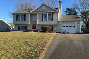 10733 Allie Dr, Fredericksburg, VA 22408 - Photo 2