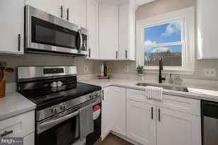 8006 Blossom Wood Ct, Fredericksburg, VA 22407 - Photo 6