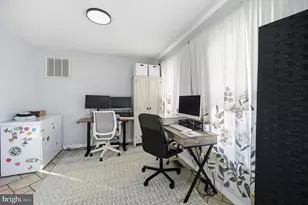 8705 New Castle Ct, Fredericksburg, VA 22408 - Photo 6