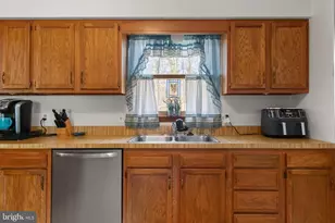 10712 Maple Ridge Dr, Spotsylvania, VA 22553 - Photo 8