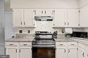 105 Chinaberry Dr, Fredericksburg, VA 22407 - Photo 12