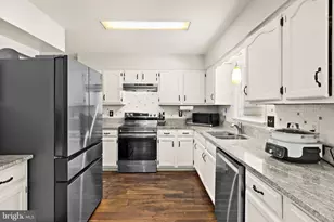 105 Chinaberry Dr, Fredericksburg, VA 22407 - Photo 10