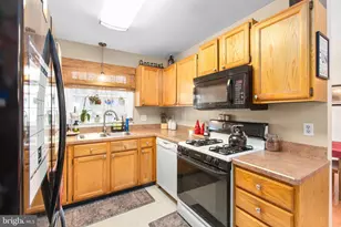 5504 Leavells Crossing Dr, Fredericksburg, VA 22407 - Photo 2