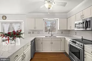 706 Stonewall Ln, Fredericksburg, VA 22407 - Photo 12