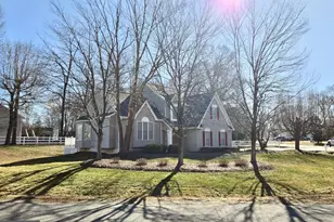 10129 Sharon Springs Dr, Fredericksburg, VA 22408 - Photo 2