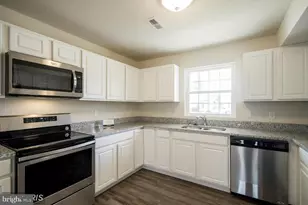 208 Bend Farm Rd, Fredericksburg, VA 22408 - Photo 2