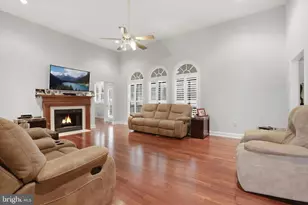 6909 Tower of London Dr, Fredericksburg, VA 22407 - Photo 8