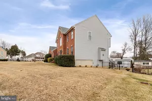 6910 Governors Grant Ln, Fredericksburg, VA 22407 - Photo 2