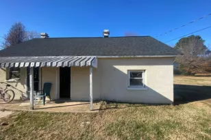 303 Powell St, Fredericksburg, VA 22408 - Photo 2