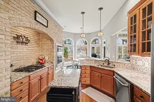 11216 Valor Bridge Dr, Spotsylvania, VA 22551 - Photo 10