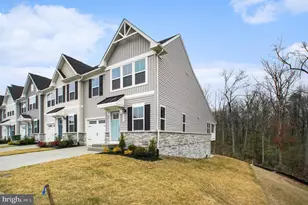 8901 Blackthorne Pl, Fredericksburg, VA 22408 - Photo 2