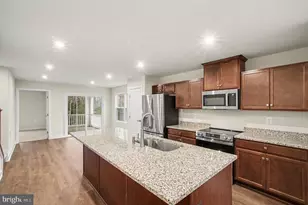 8901 Blackthorne Pl, Fredericksburg, VA 22408 - Photo 4